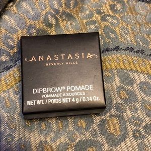 Anastasia Beverly Hills Dip Brow Pomade
